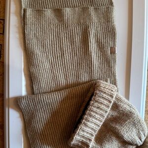 Calvin Klein Beige Knit Hat and Scarf